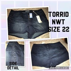 TORRID 3.5” SHORTS WITH LACE UP SIDE